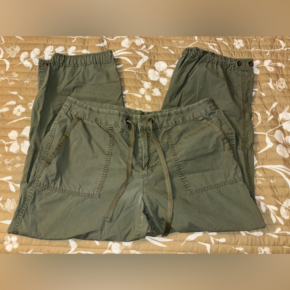 Liz Claiborne Olive Green Ankle Cargo Pants